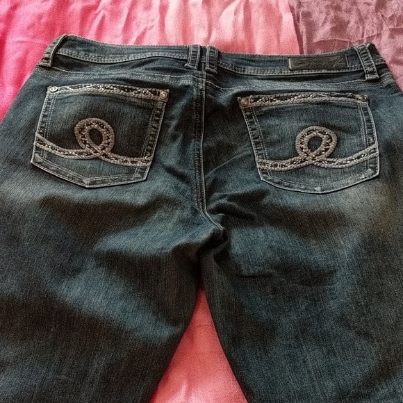 Gently worn Seven7 boot cut jeans - Picture 5 of 6